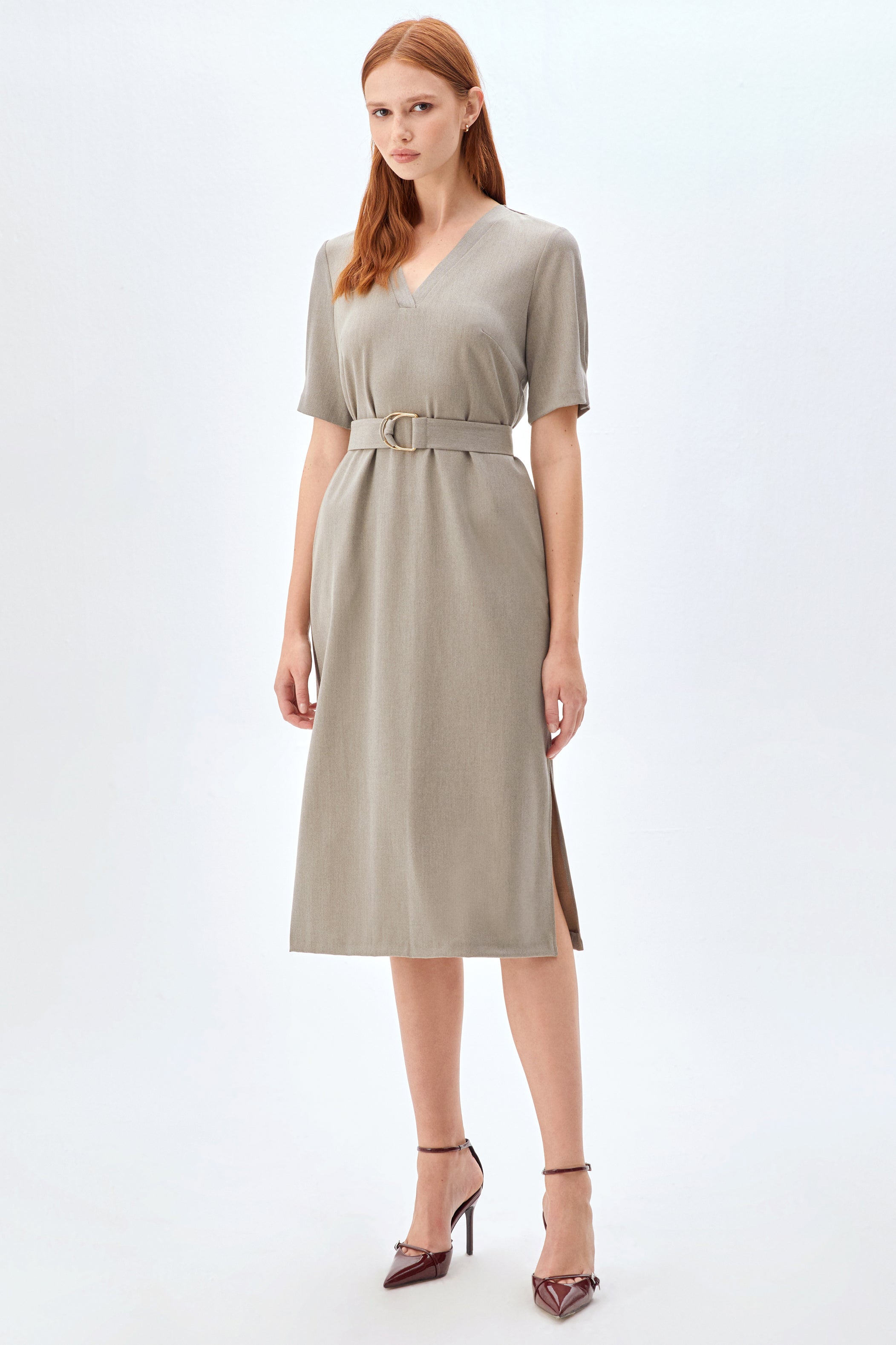 Kısa Kol, Kemerli Yırtmaçlı Elbise