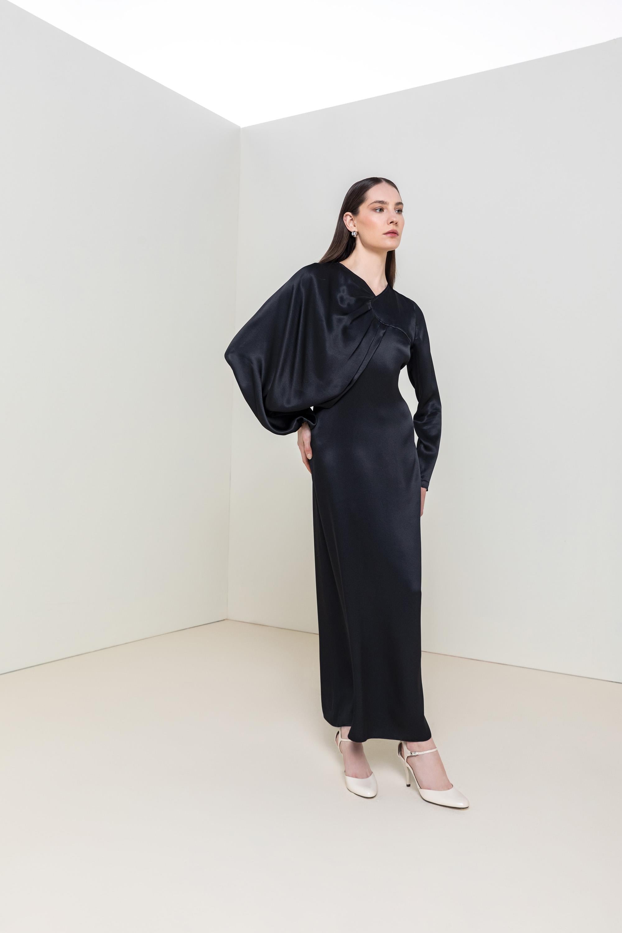 KOL DETAYLI UZUN ELBİSE 26W40891