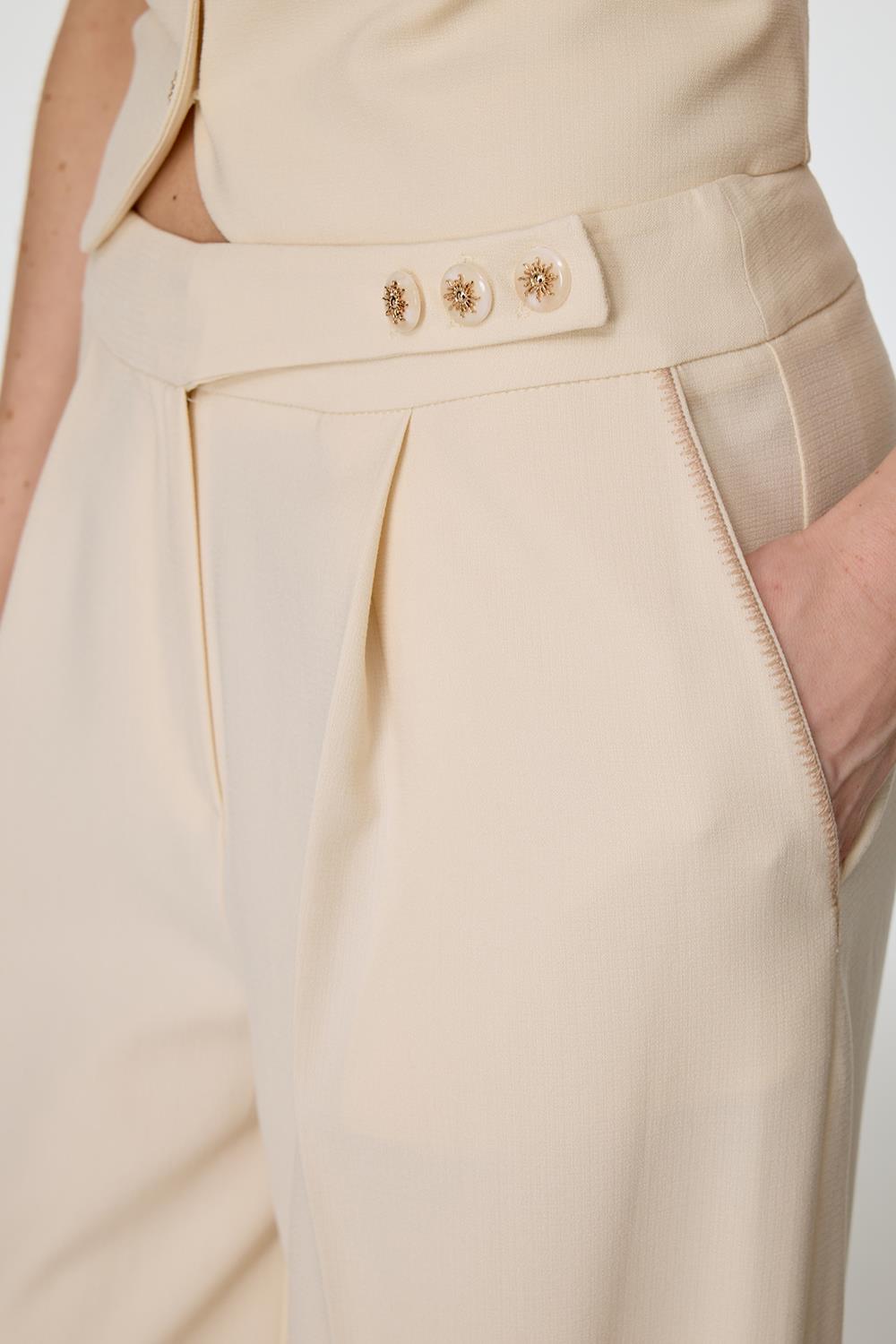 Nakış Detaylı Yelekli Takım EKRU