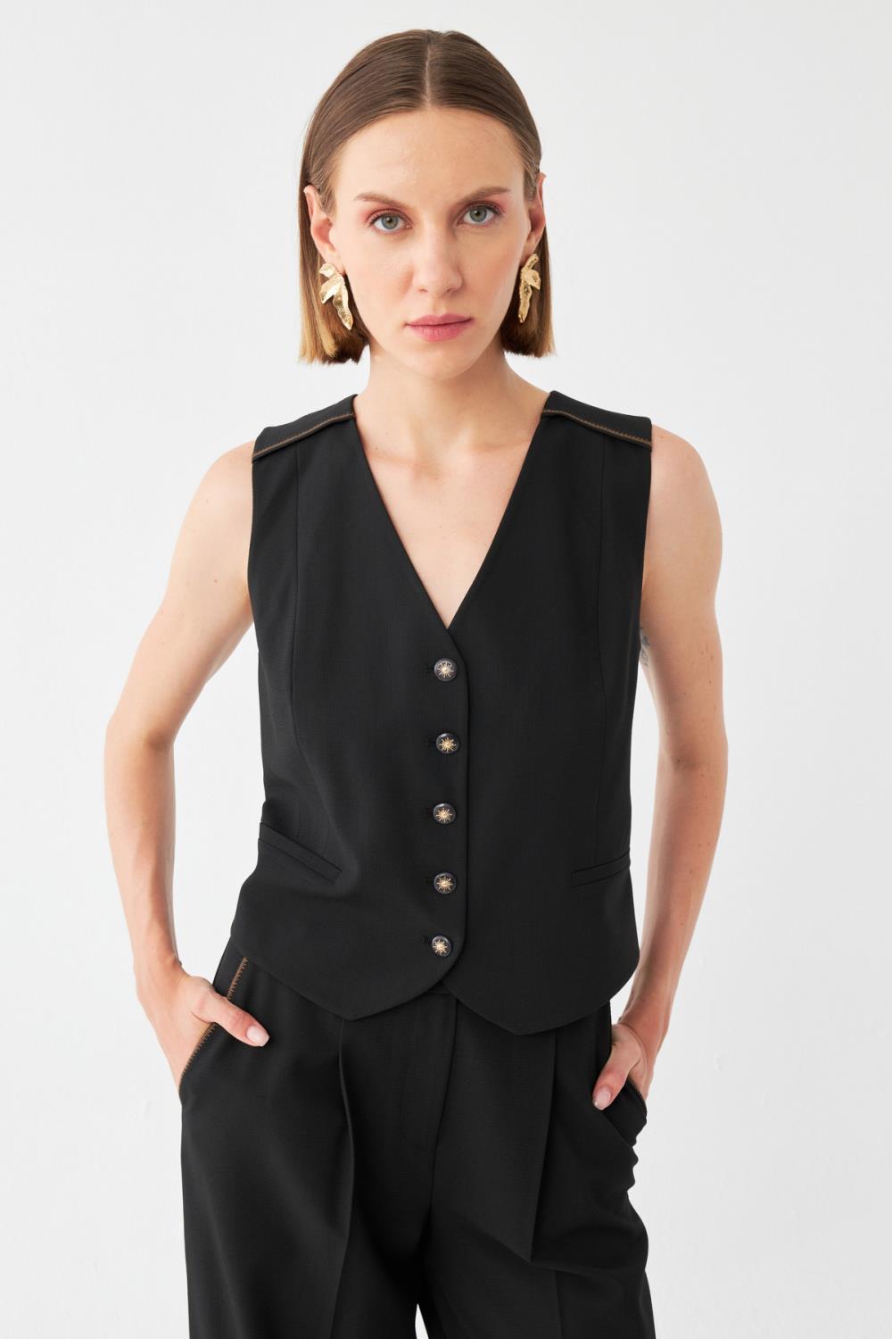 Nakış Detaylı Yelekli Takım SİYAH