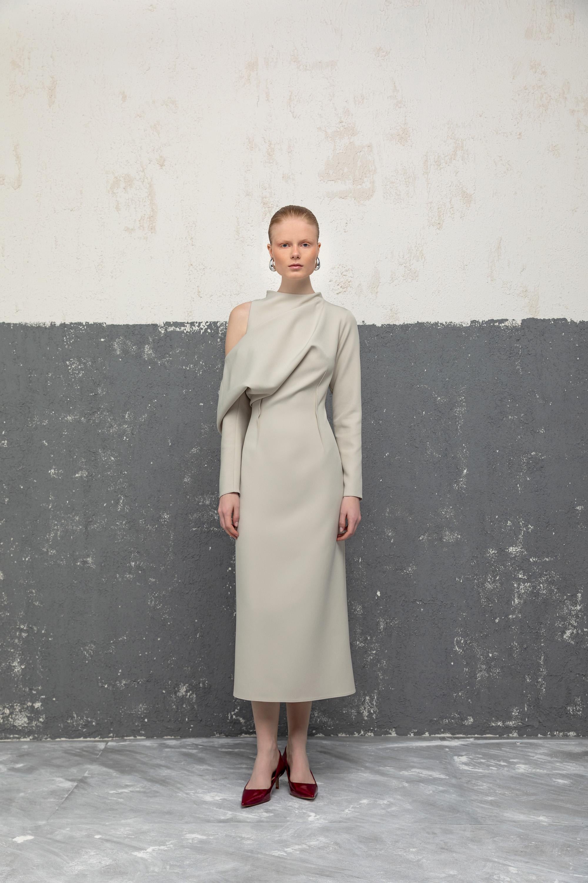 OMUZ DETAYLI DÜZ ELBİSE 26W40882