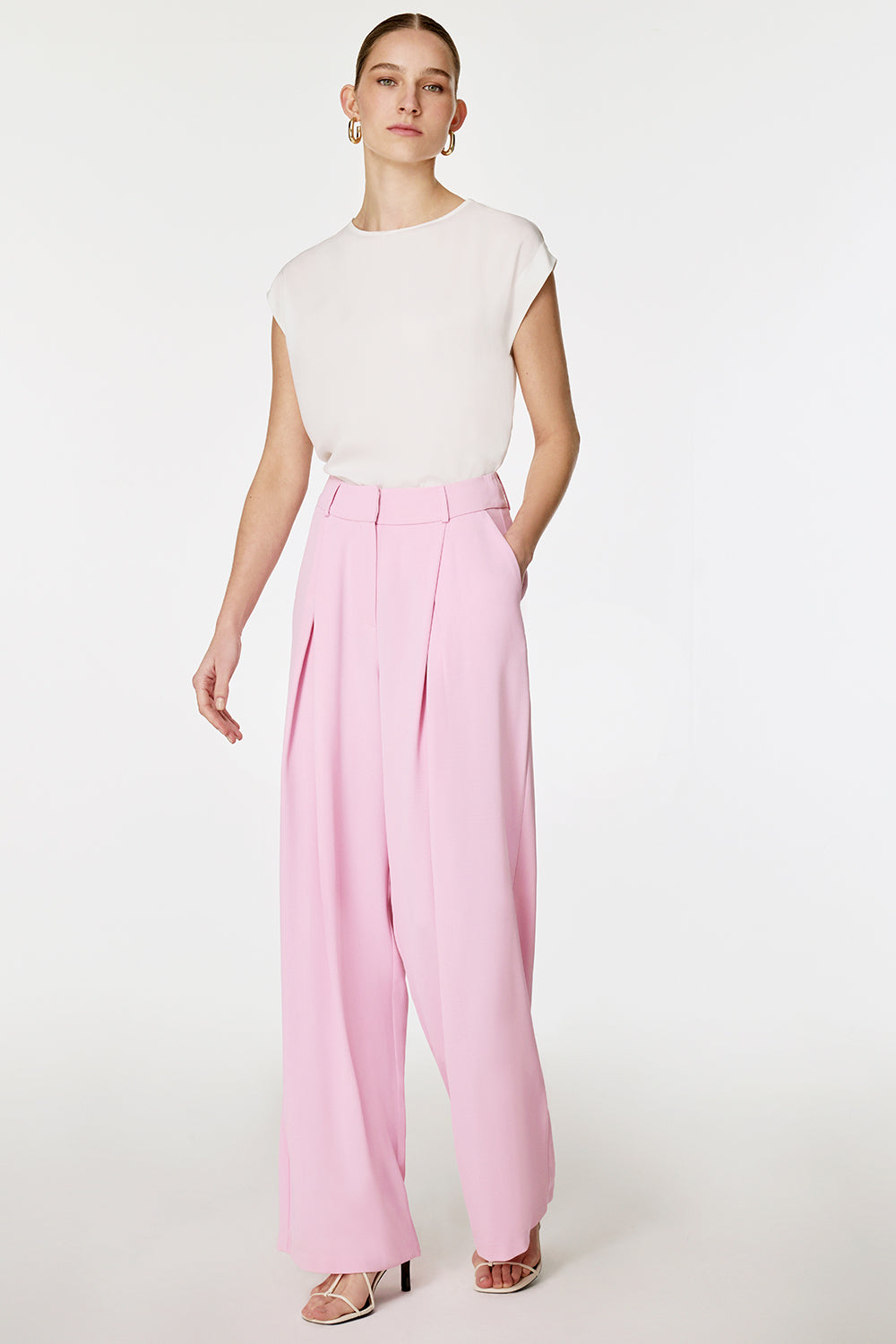 Önü Pilikaşeli Pantolon