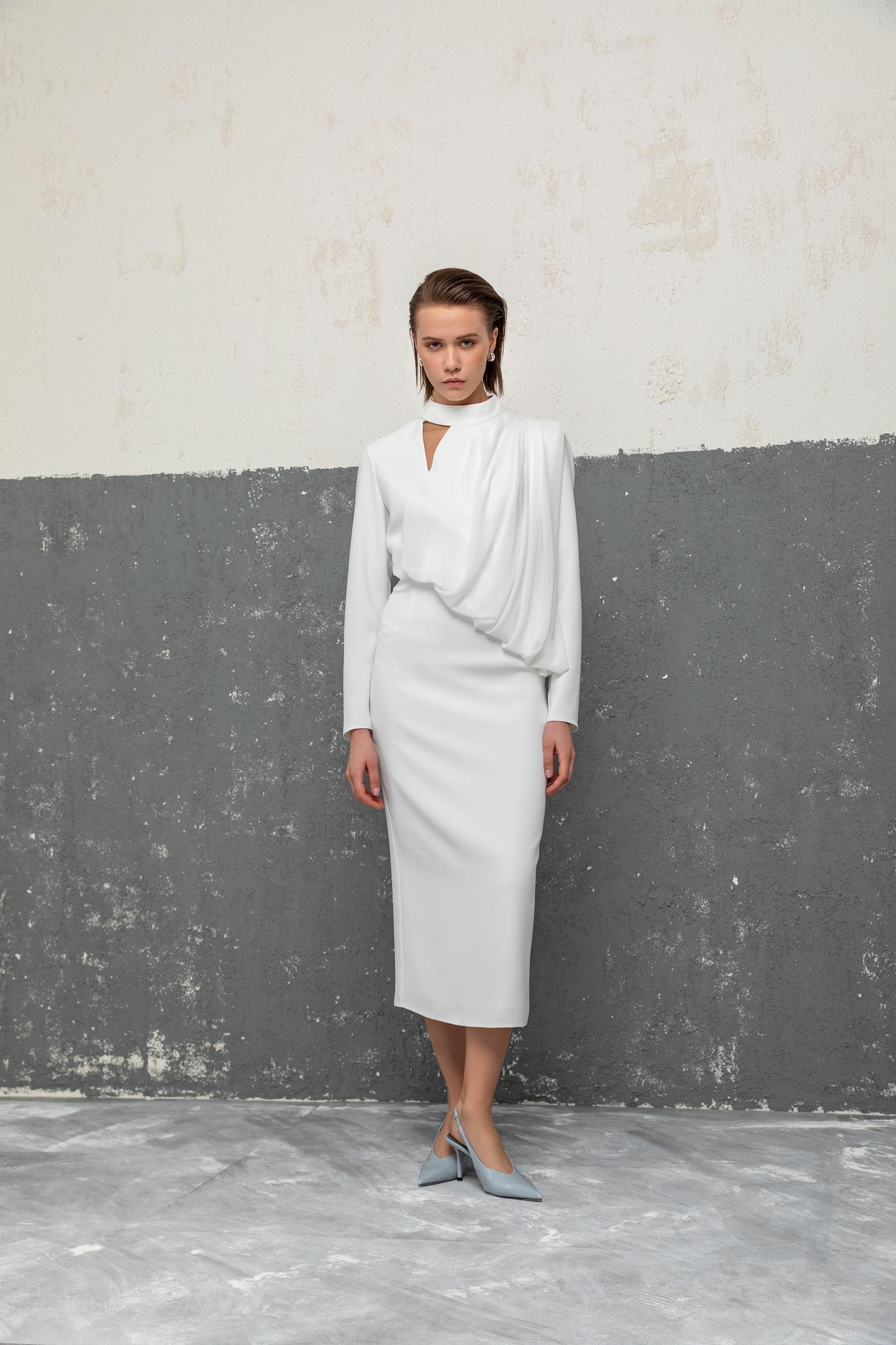 SIRT DETAYLI VOLANLI ELBİSE 26W40888