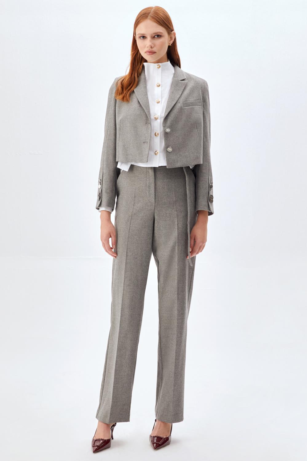 Crop Ceket ve Kemerli Pantolon Takım